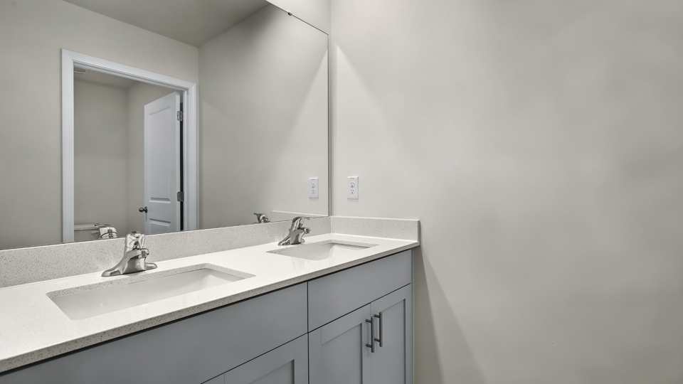 Bathroom with quartz counters