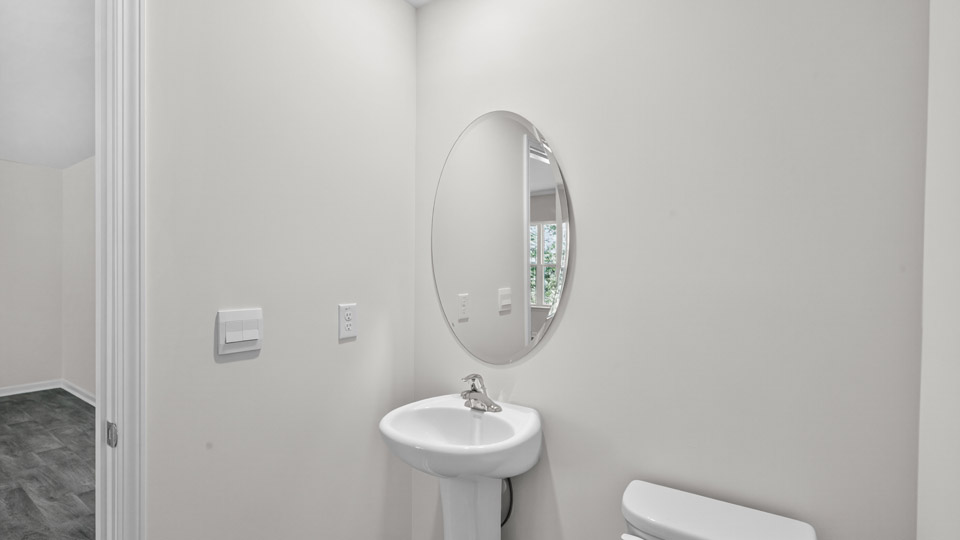 powder room with pedestal sink