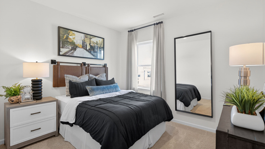 bedroom with carpet flooring