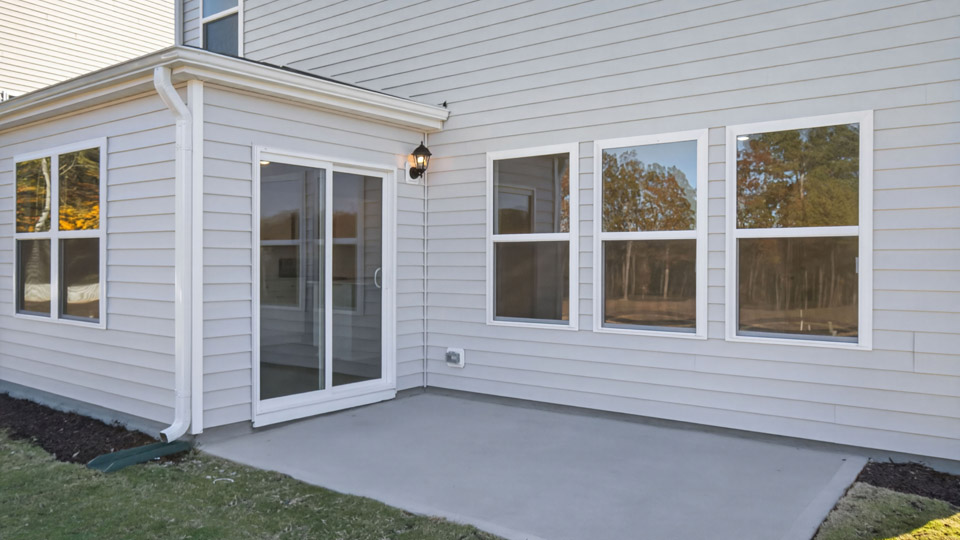 * Photos are not of actual home or interior features and are representative of floor plan only. *