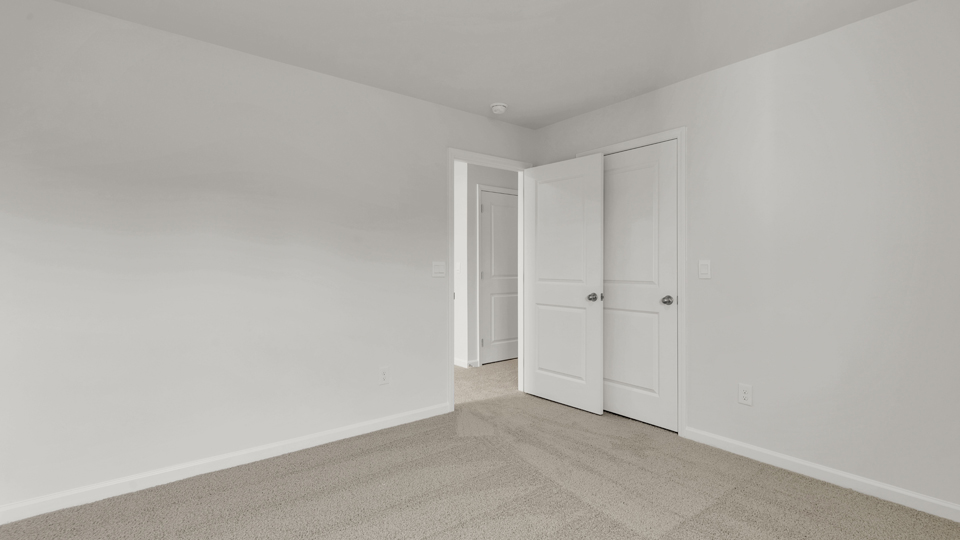 bedroom with carpet flooring