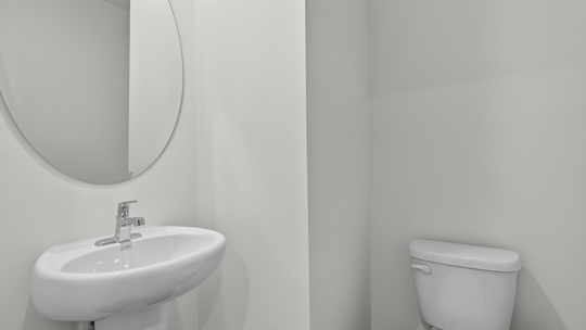 powder room with pedestal sink