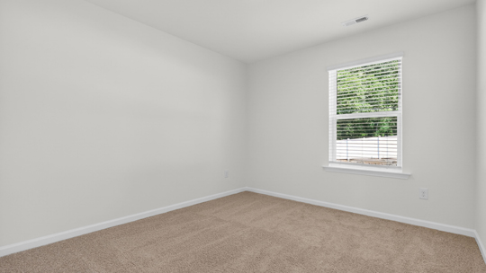 bedroom with carpet flooring