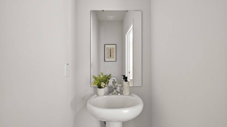 powder room with pedestal sink