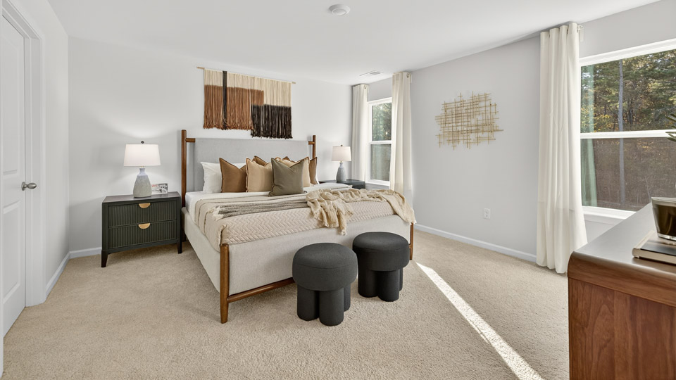 bedroom with carpet flooring