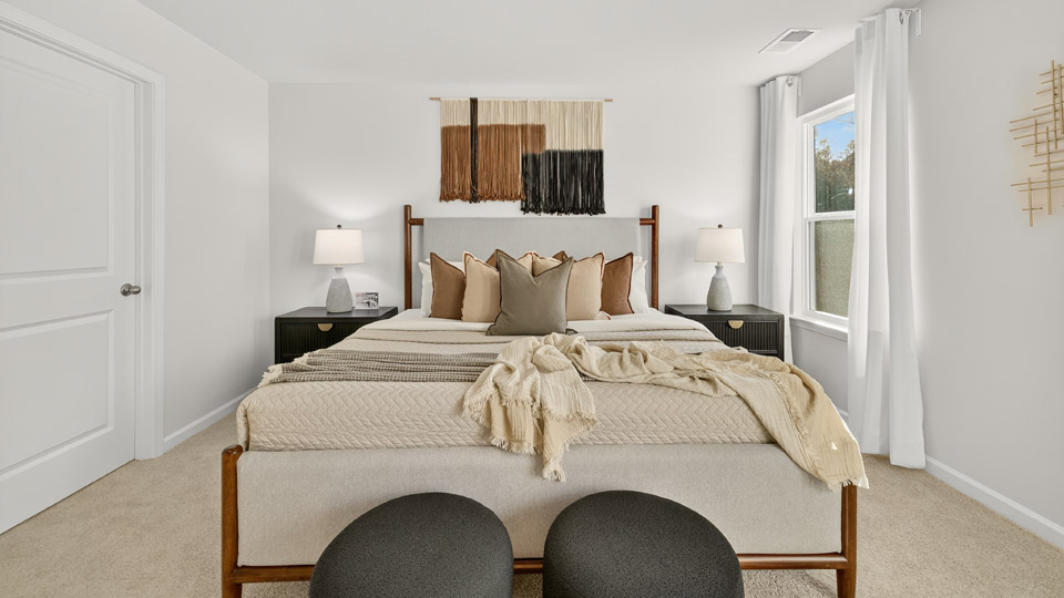 bedroom with carpet flooring