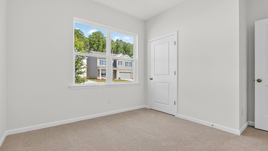 bedroom with carpet flooring