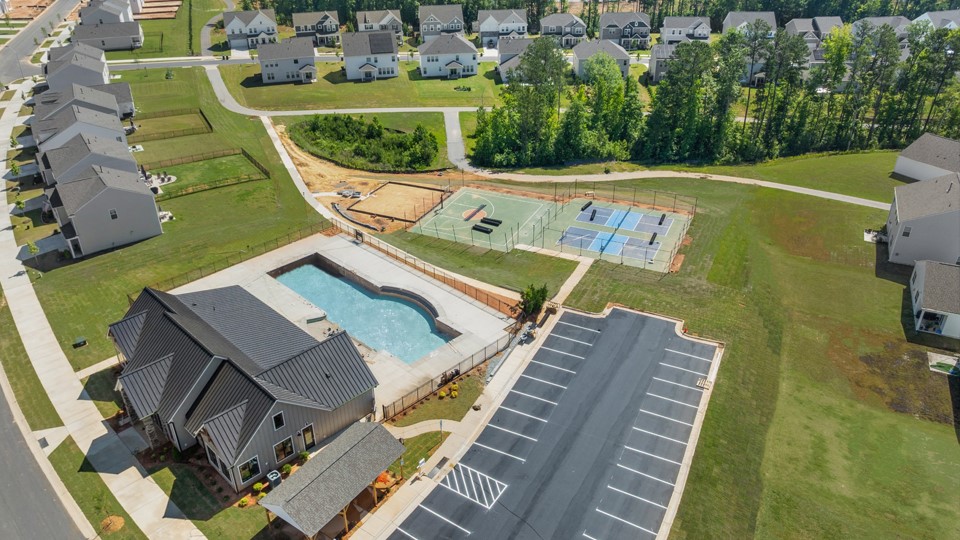 community pool sports courts and clubhouse