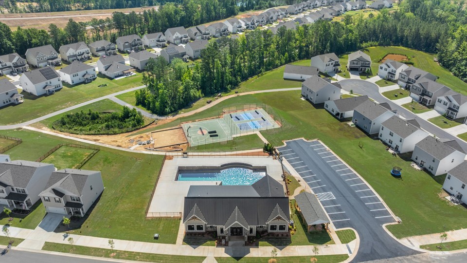 community pool sports courts and clubhouse