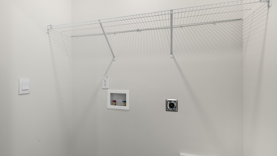 LAUNDRY CLOSET
