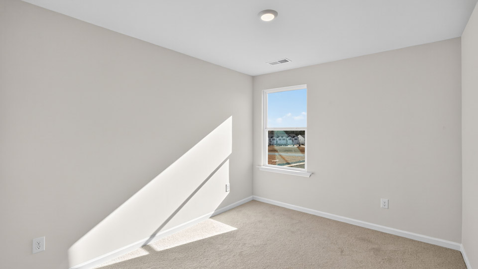 bedroom with carpet flooring