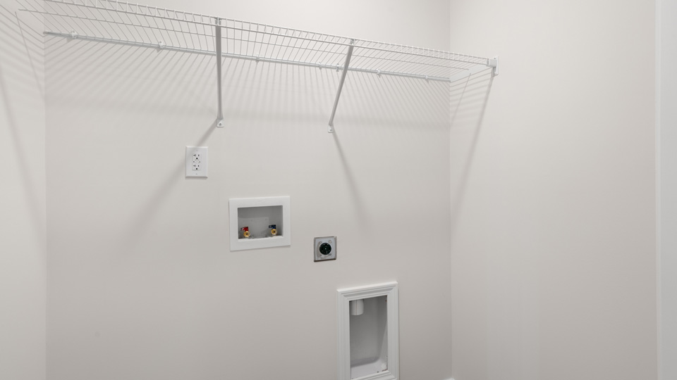LAUNDRY CLOSET