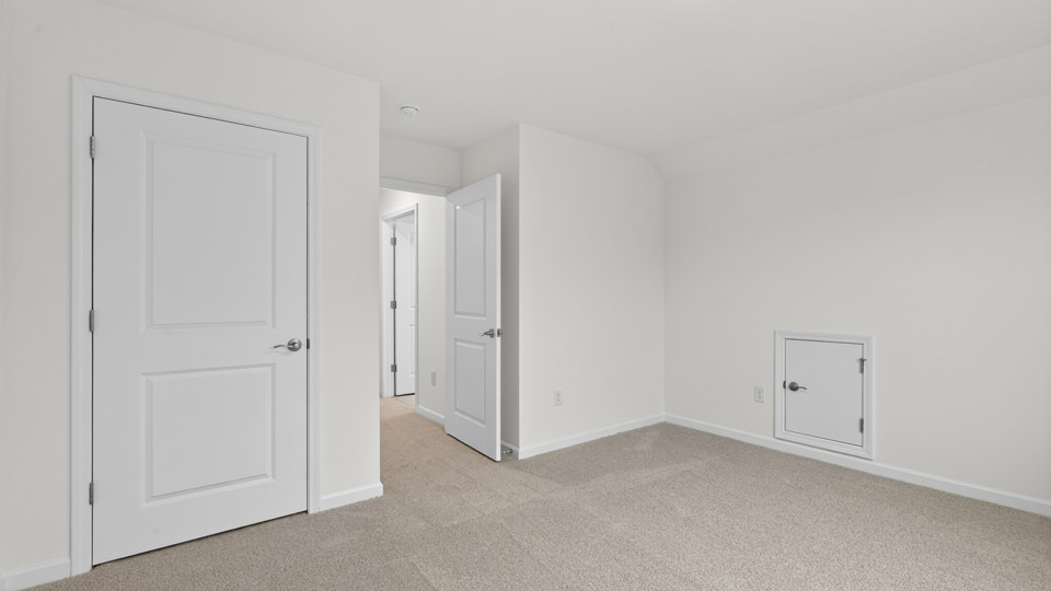 Bedroom with carpet floor and closet