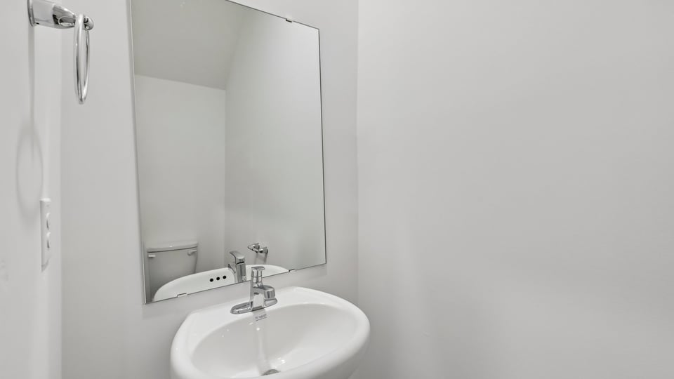 powder room with pedestal sink