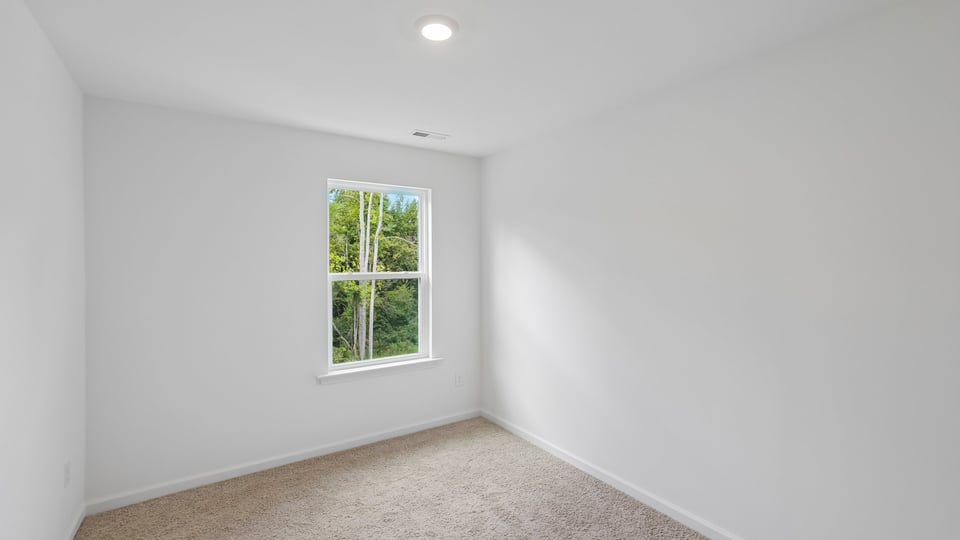 bedroom with carpet flooring