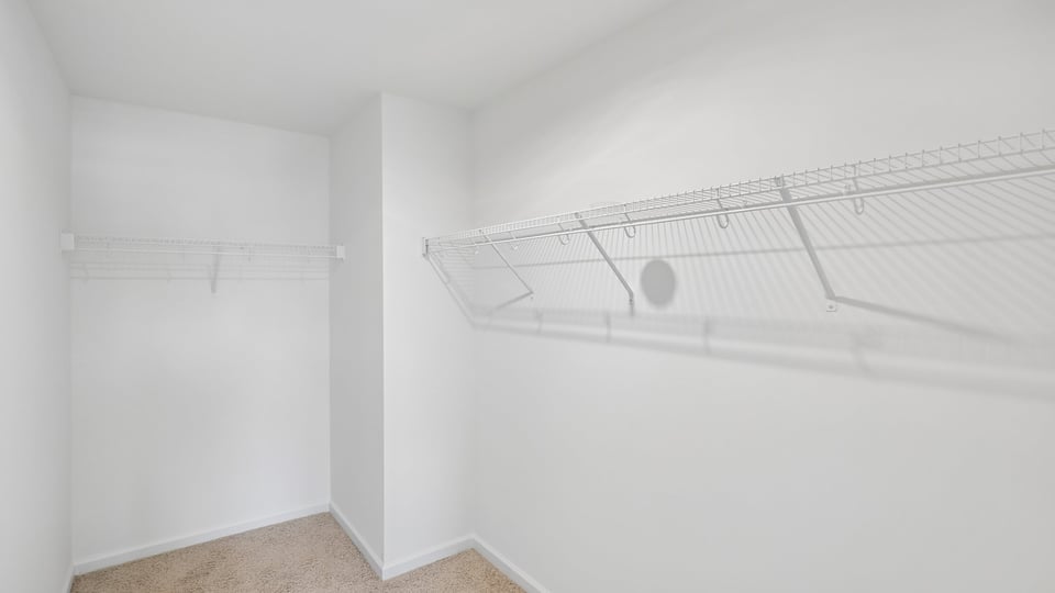 walkin closet with wire shelving