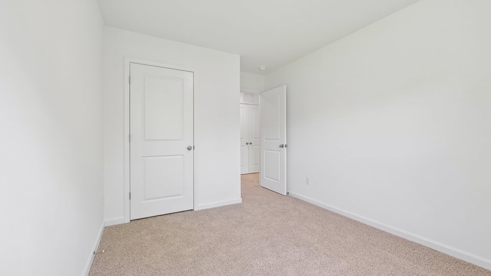 bedroom with carpet flooring