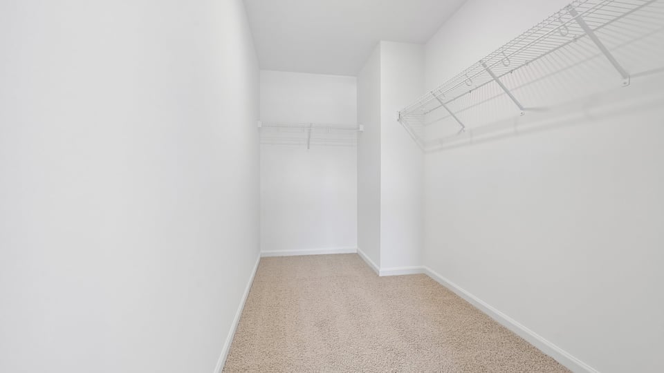 walkin closet with wire shelving