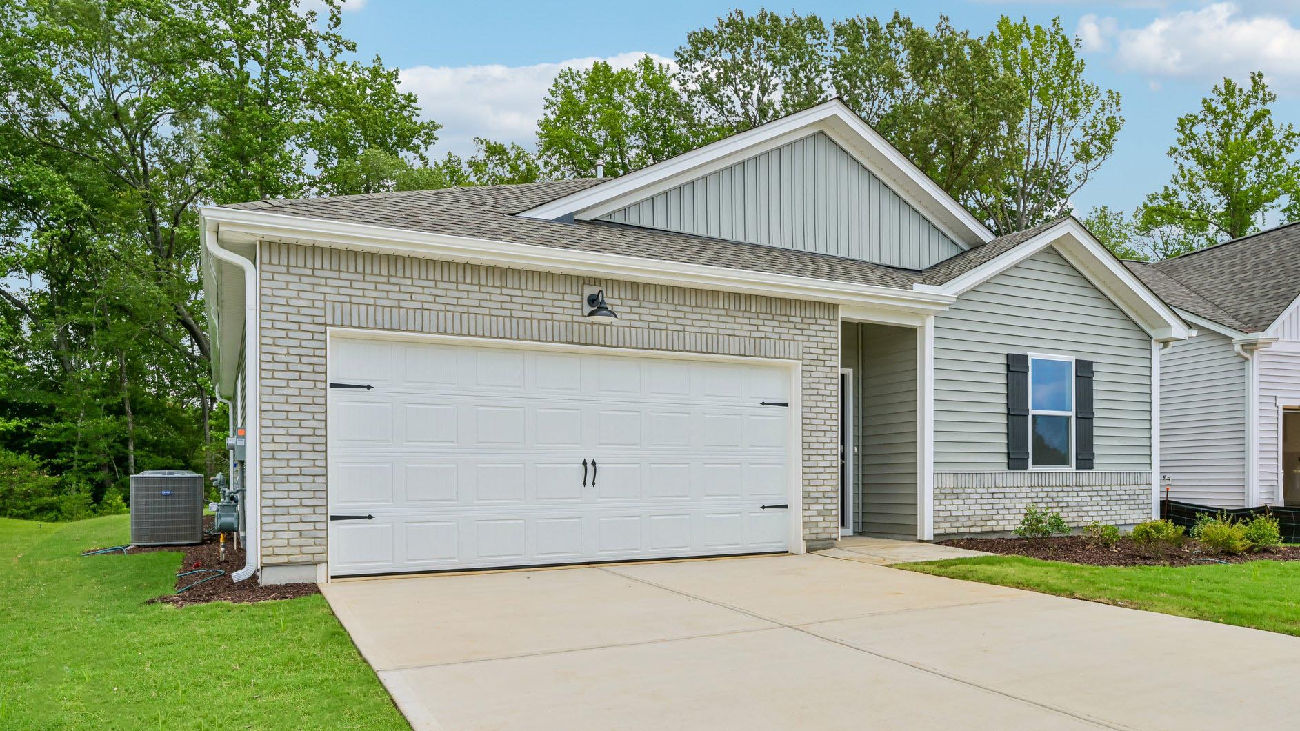 front exterior freeport e with 2 car garage