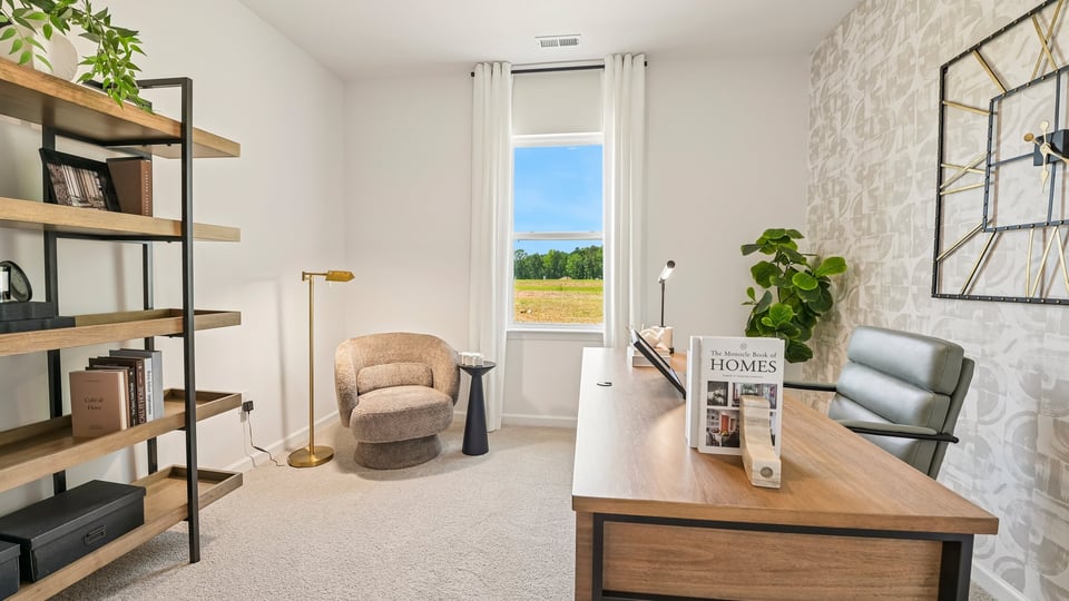 additional bedroom with window, carpeting, closet