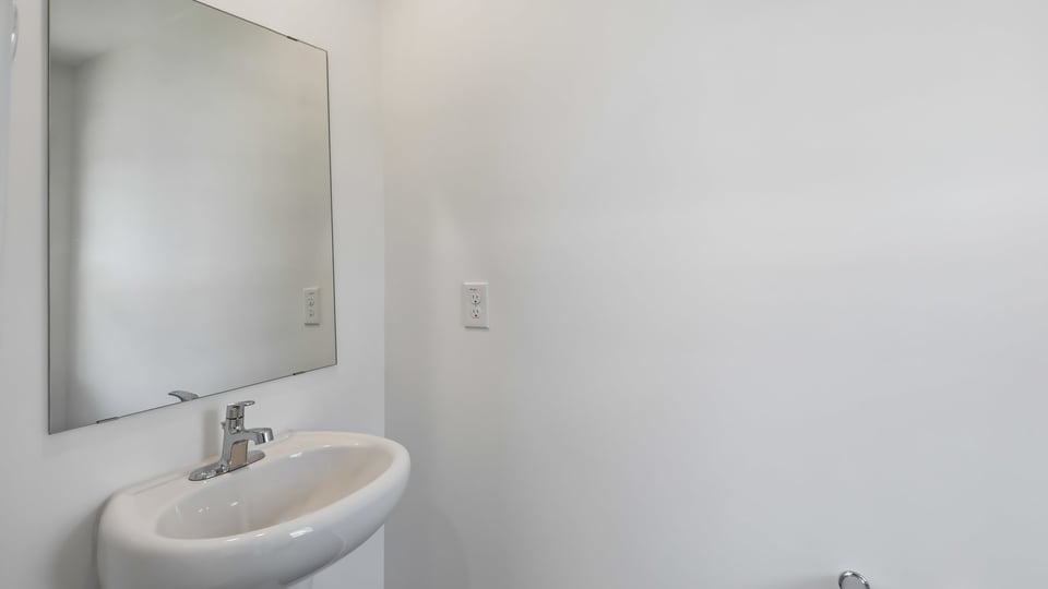 half bath with single pedestal sink