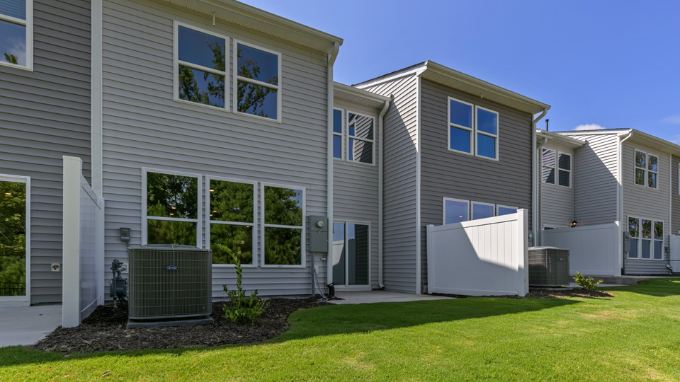 * Photos are not of actual home or interior features and are representative of floor plan only. *