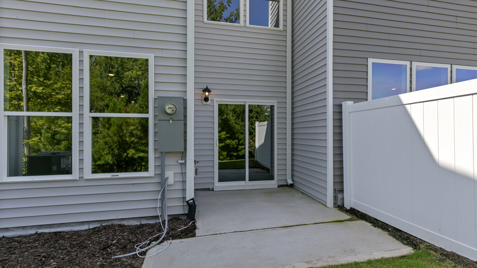 * Photos are not of actual home or interior features and are representative of floor plan only. *