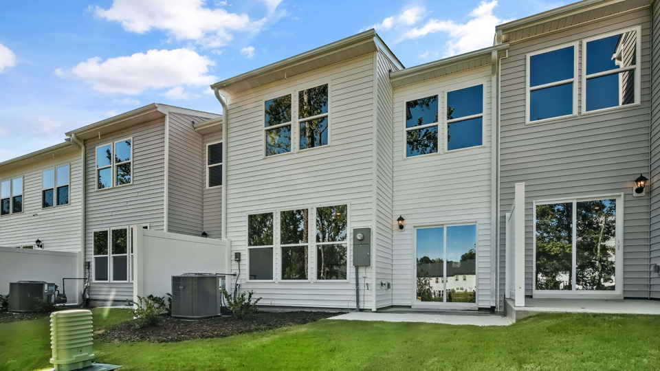 * Photos are not of actual home or interior features and are representative of floor plan only. *