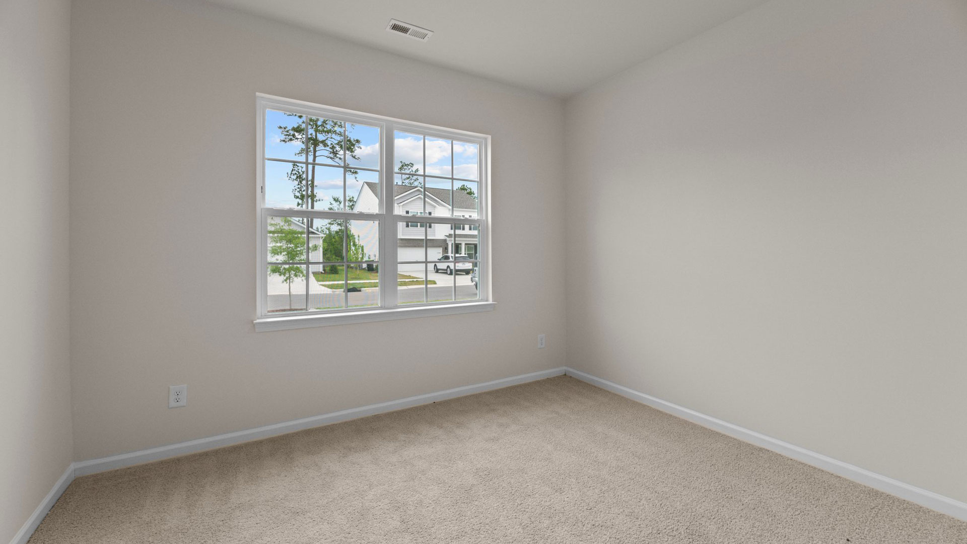 bedroom with carpet flooring