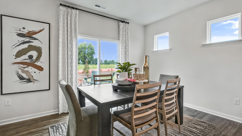 breakfast area with sliding glass doors to patio