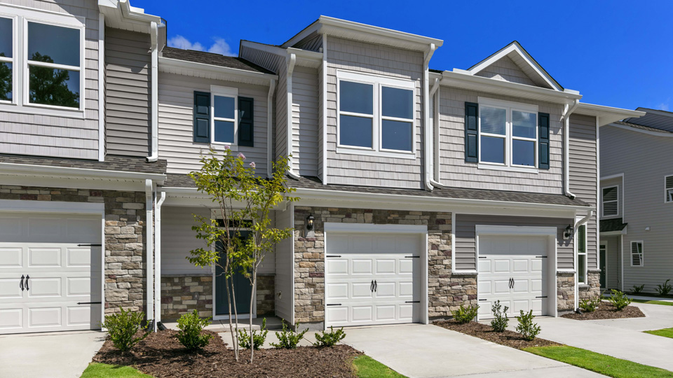 * Photos are not of actual home or interior features and are representative of floor plan only. *