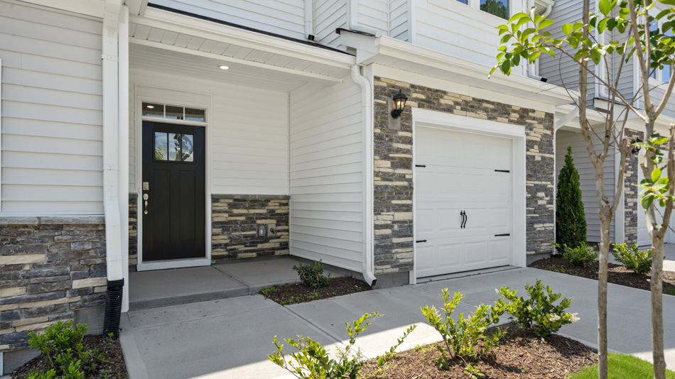 * Photos are not of actual home or interior features and are representative of floor plan only. *