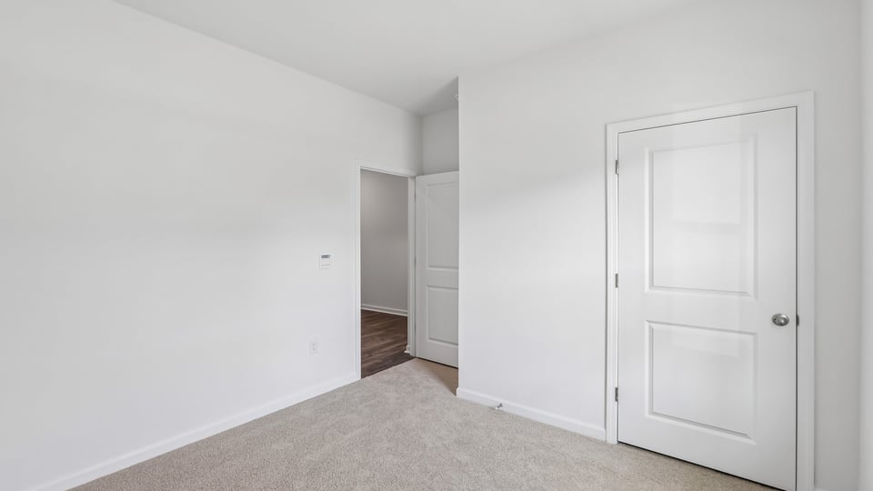 bedroom with carpet flooring