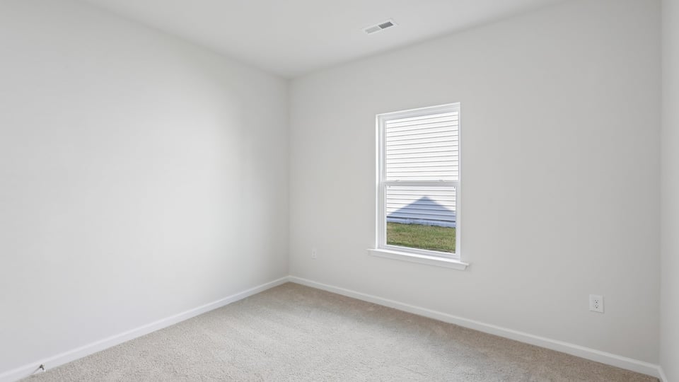 bedroom with carpet flooring
