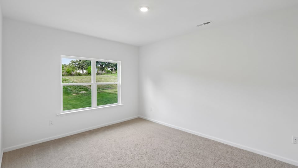 bedroom with carpet flooring