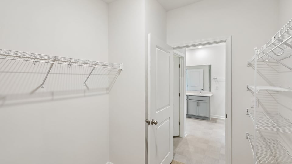 walkin closet with wire shelving