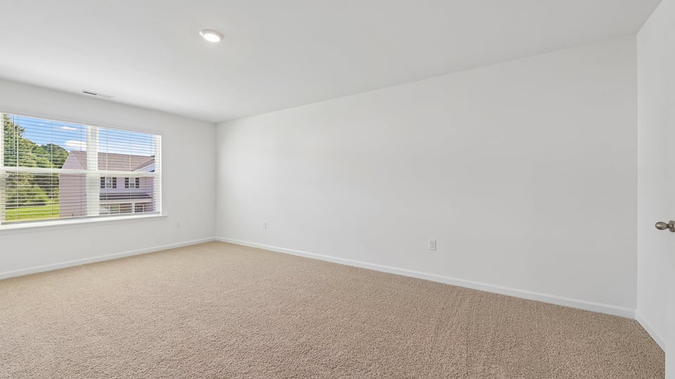 bedroom with carpet flooring
