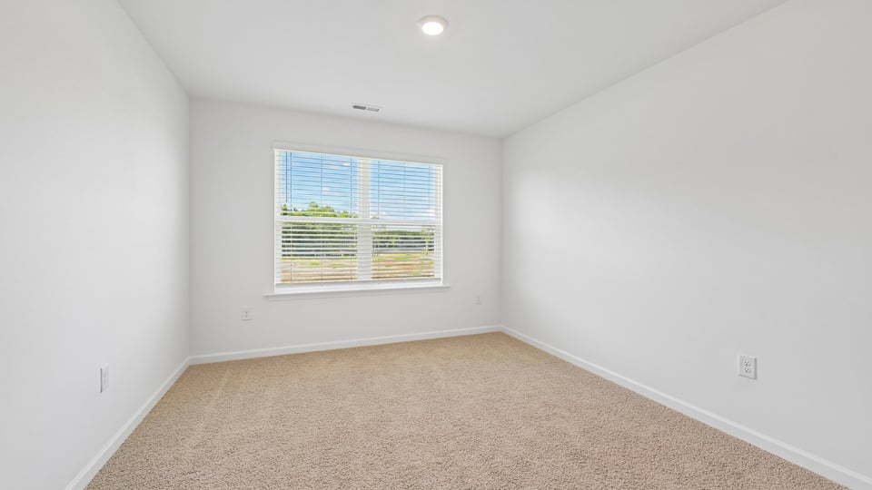 bedroom with carpet flooring