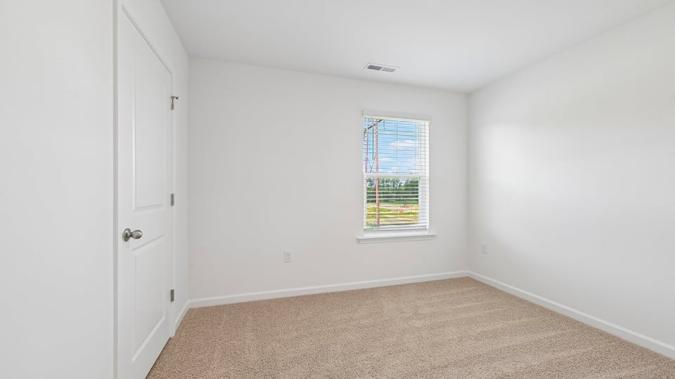 bedroom with carpet flooring