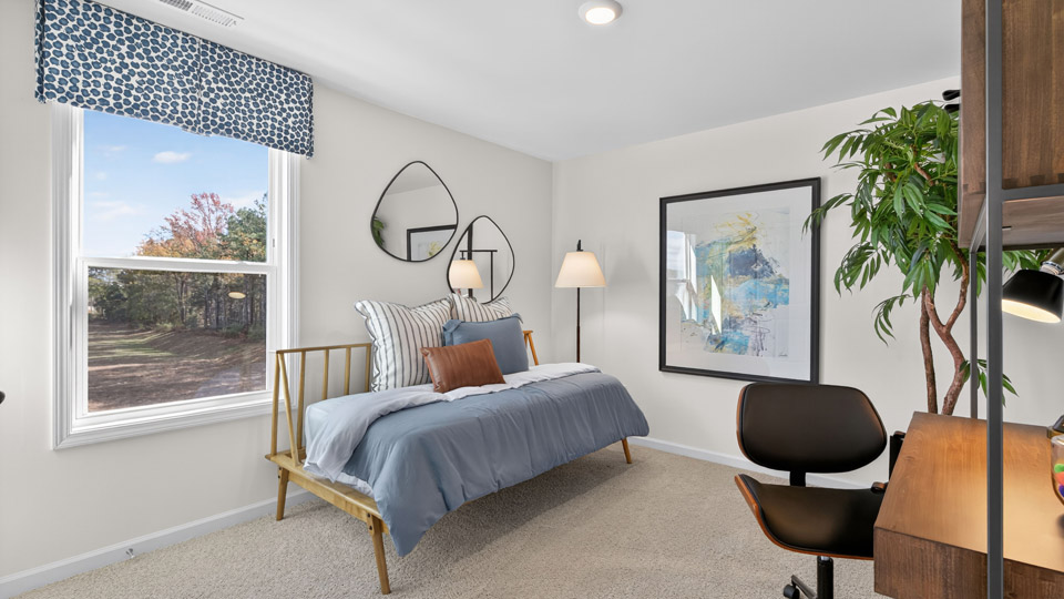 bedroom with carpet flooring