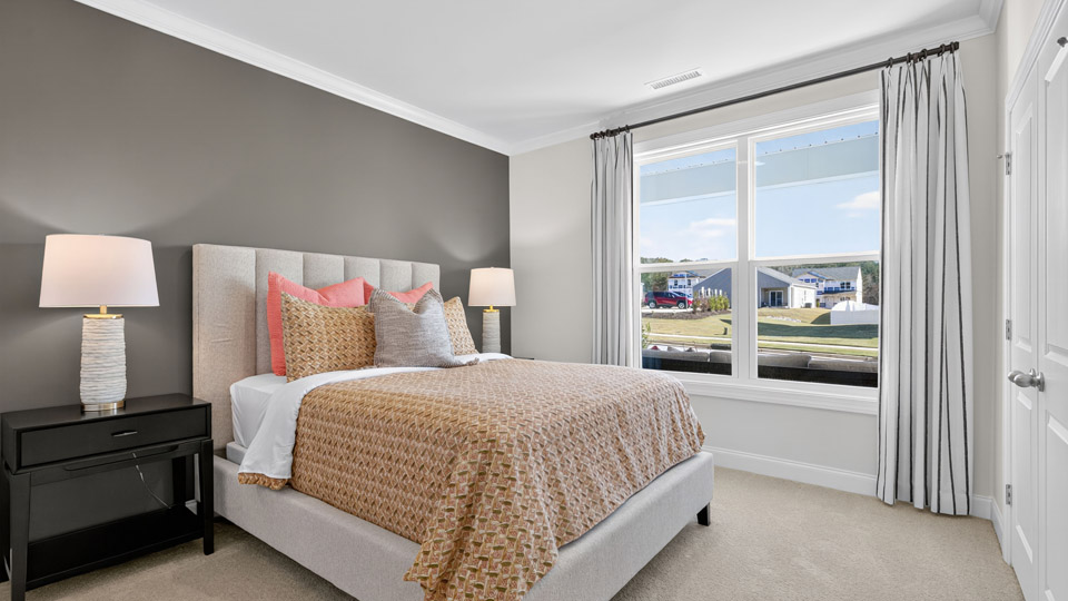 bedroom with carpet flooring