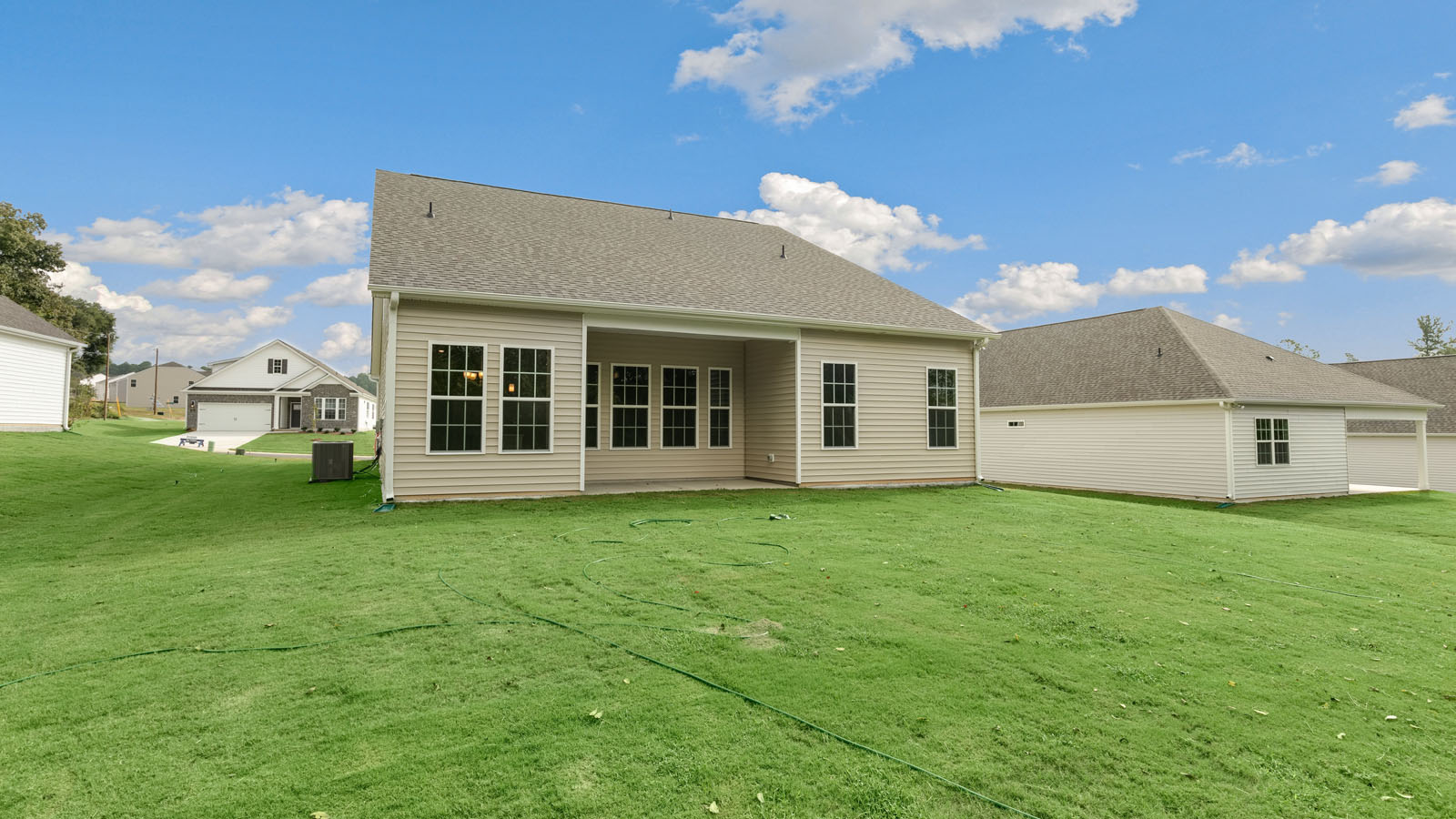 * Photos are not of actual home or interior features and are representative of floor plan only. *