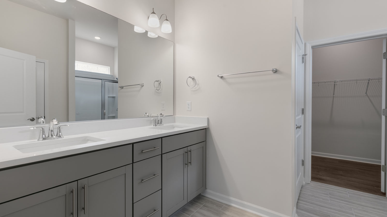 Primary bathroom with quartz coutners