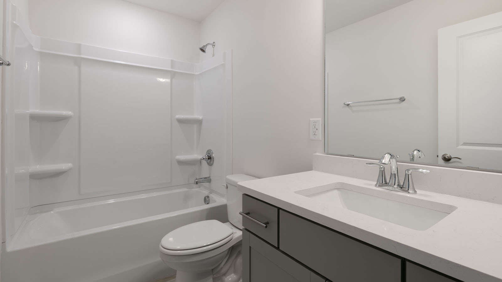 Bathroom with quartz counteres