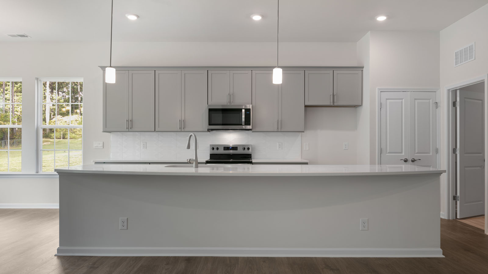 Kitchen with quartz counters