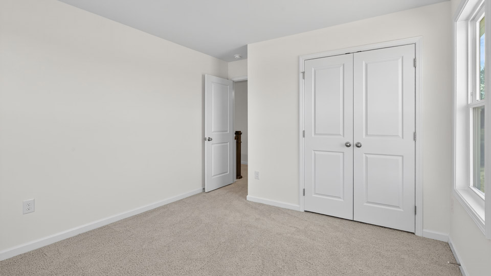 bedroom with carpet flooring