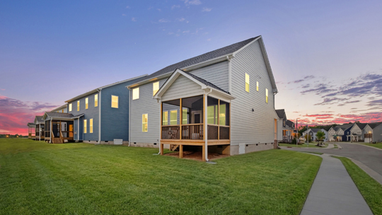 back of fleetwood twilight photo with covered back patio