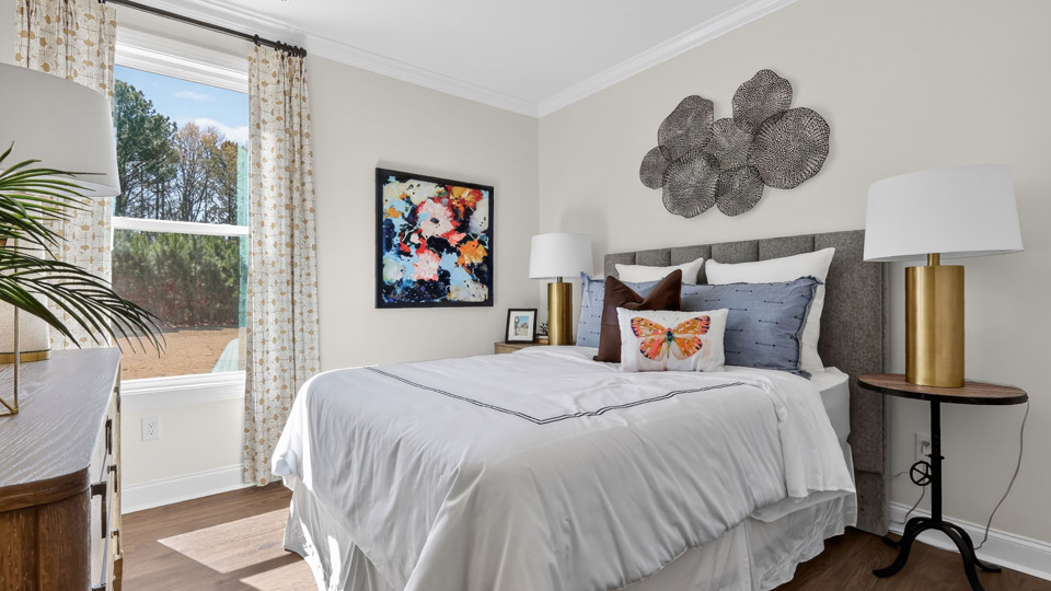 bedroom with carpet flooring