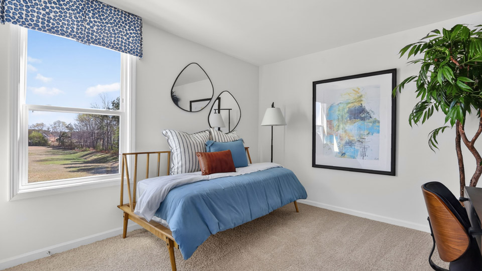 bedroom with carpet flooring