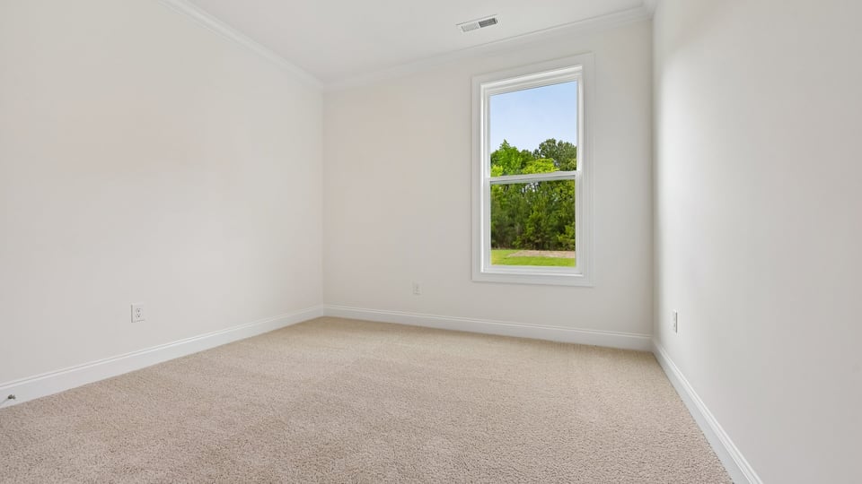 bedroom with carpet flooring